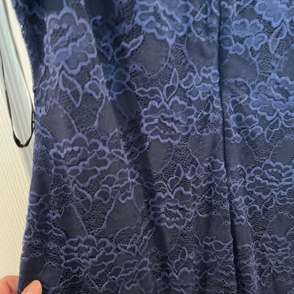 GUESS Women's Off The Shoulder Printed Embroidered Mesh Dress - Picture 6 of 7